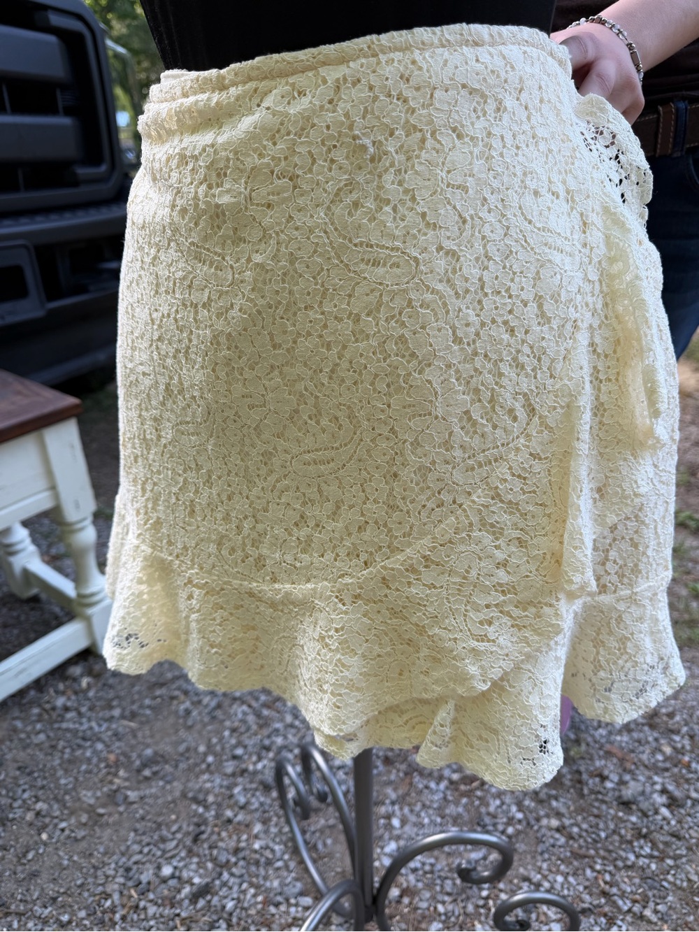 Francesca's Collections Off White Lace Skirt